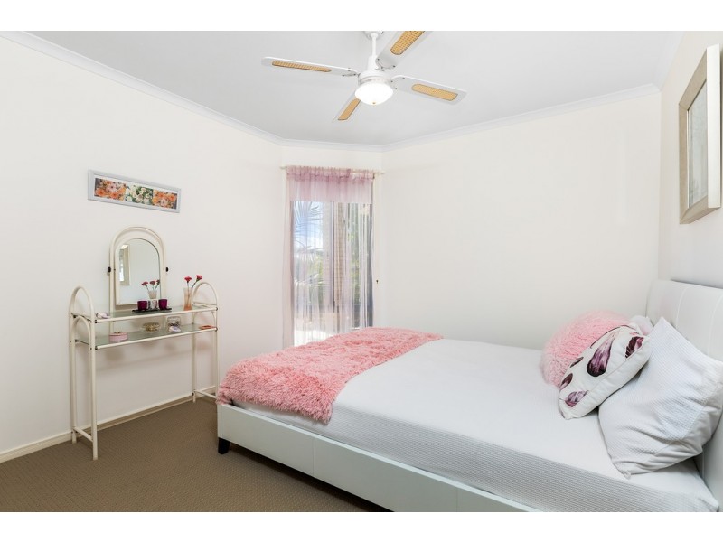 42 Riversdale Boulevard, Banora Point NSW 2486