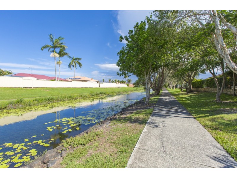 42 Riversdale Boulevard, Banora Point NSW 2486