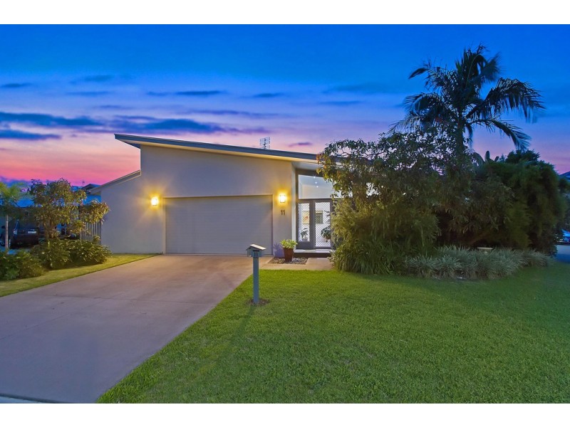 11 Moonee Street, Pottsville NSW 2489