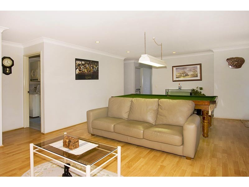 28 Oakland Pde, Banora Point NSW 2486