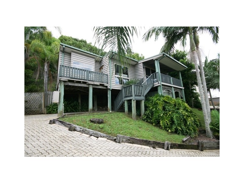 11 Mariners Crescent, Banora Point NSW 2486