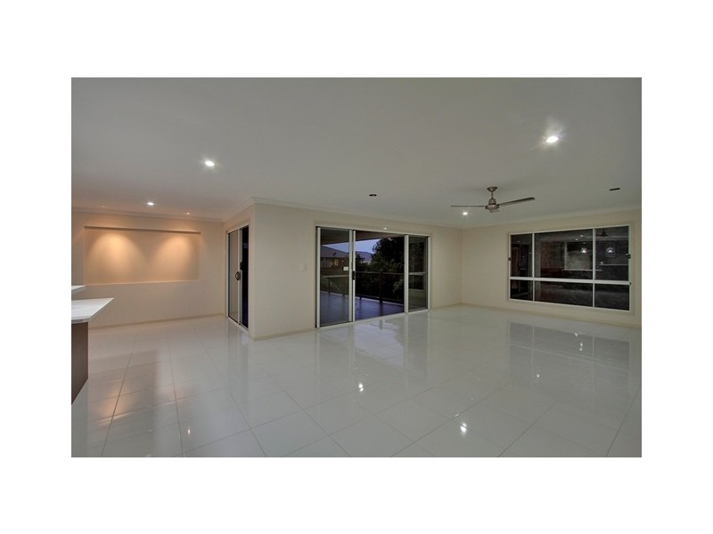 2 Westwood St, Banora Point NSW 2486