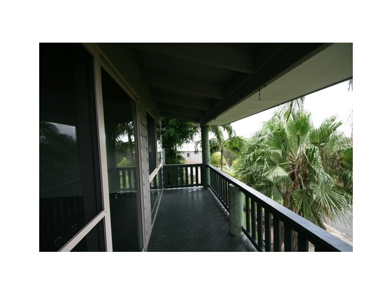11 Mariners Crescent, Banora Point NSW 2486
