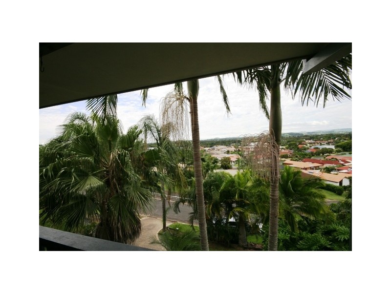11 Mariners Crescent, Banora Point NSW 2486