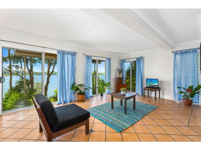 132 Broadwater Esplanade, Bilambil Heights NSW 2486