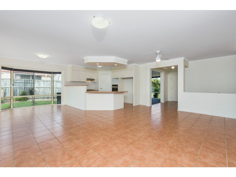 6 Magnolia Crescent, Banora Point NSW 2486