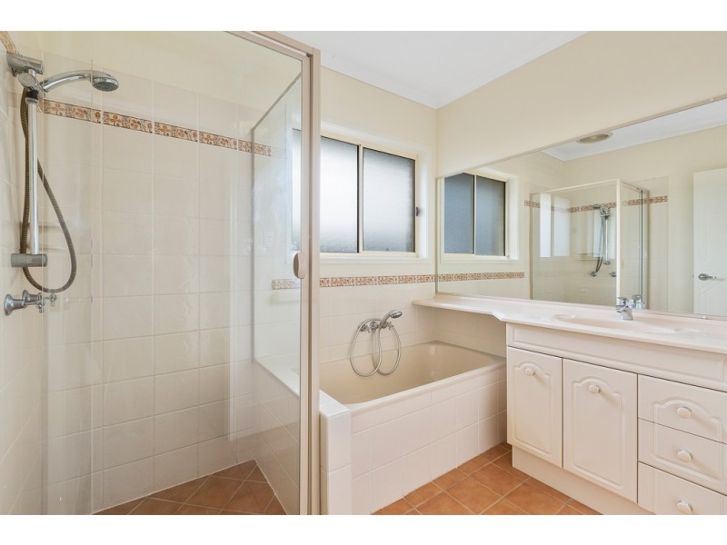 6 Magnolia Crescent, Banora Point NSW 2486