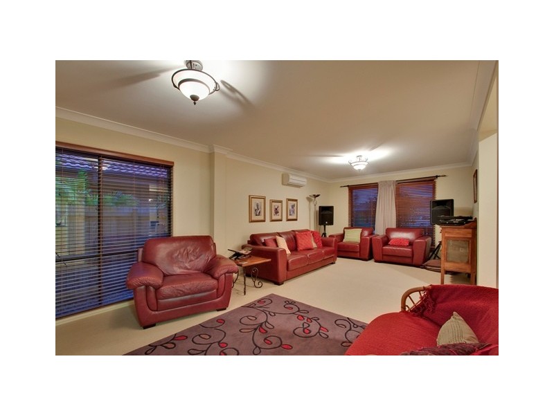 4 Birkdale Court, Banora Point NSW 2486