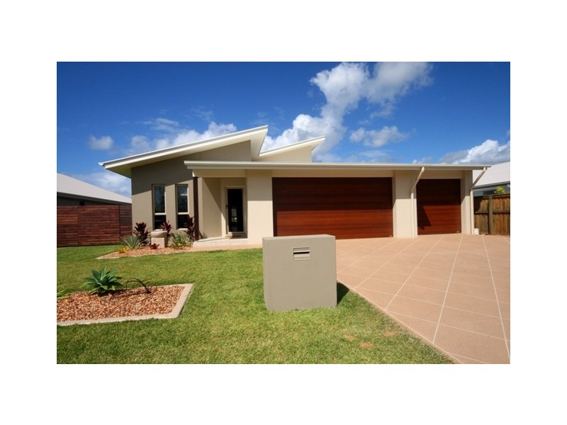 98 Botanical Cct, Banora Point NSW 2486