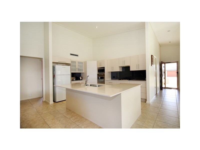 98 Botanical Cct, Banora Point NSW 2486