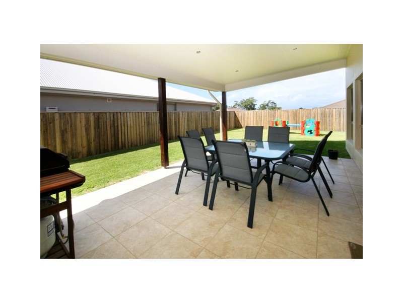 98 Botanical Cct, Banora Point NSW 2486