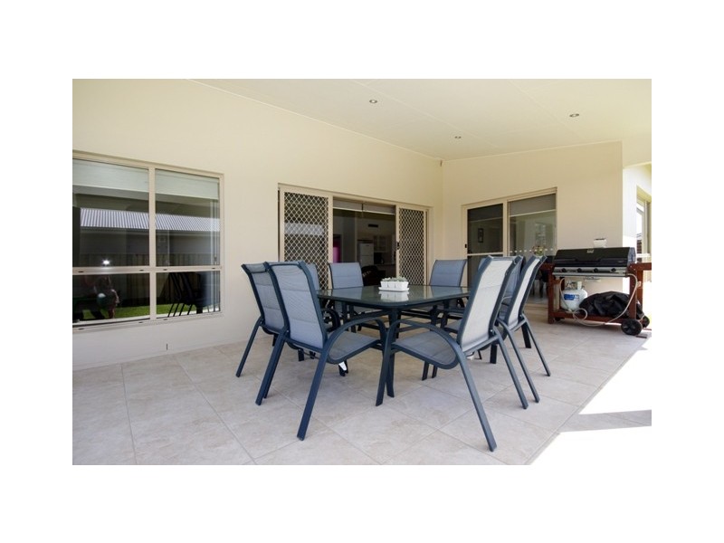 98 Botanical Cct, Banora Point NSW 2486