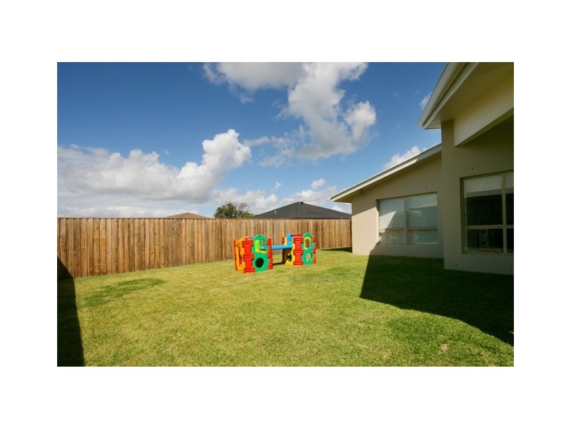 98 Botanical Cct, Banora Point NSW 2486