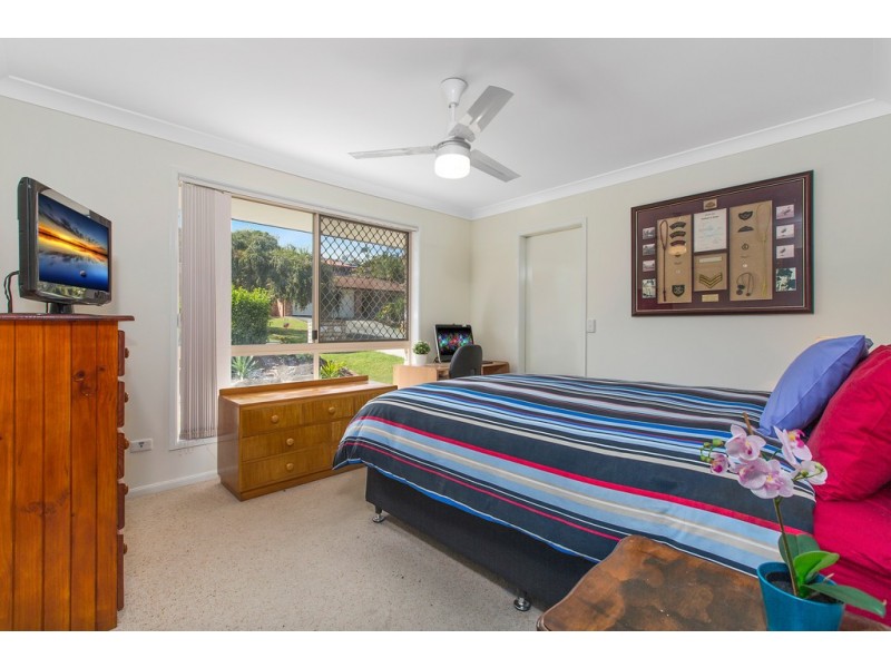 1 / 4 Parkland Place, Banora Point NSW 2486