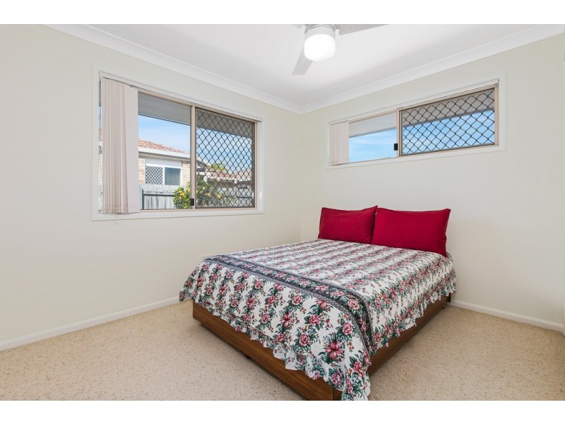 1 / 4 Parkland Place, Banora Point NSW 2486