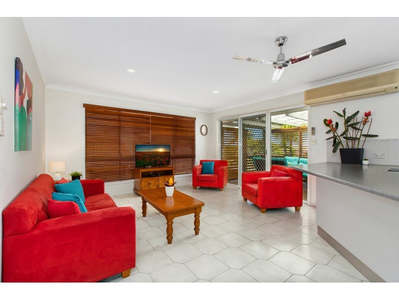 18 Peppermint Place, Banora Point NSW 2486