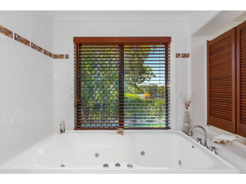 165 Botanical Circuit, Banora Point NSW 2486