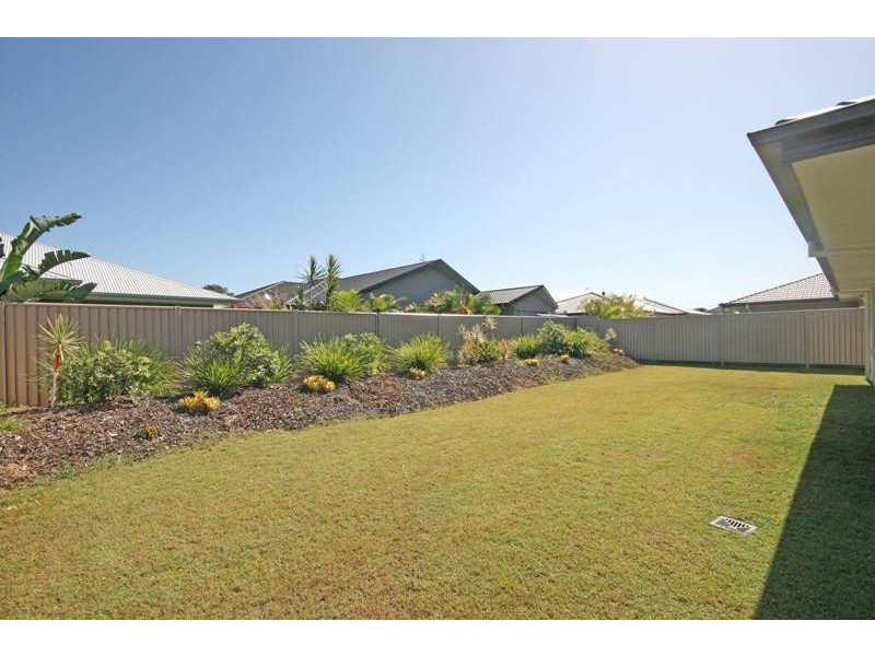 62 Lennox Cct, Pottsville NSW 2489