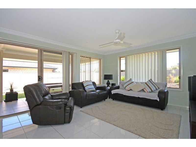 62 Lennox Cct, Pottsville NSW 2489