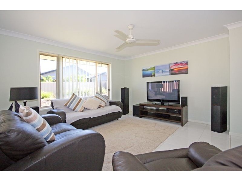 62 Lennox Cct, Pottsville NSW 2489