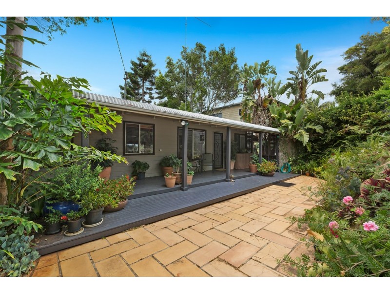 17 Broadwater Esplanade, Bilambil Heights NSW 2486