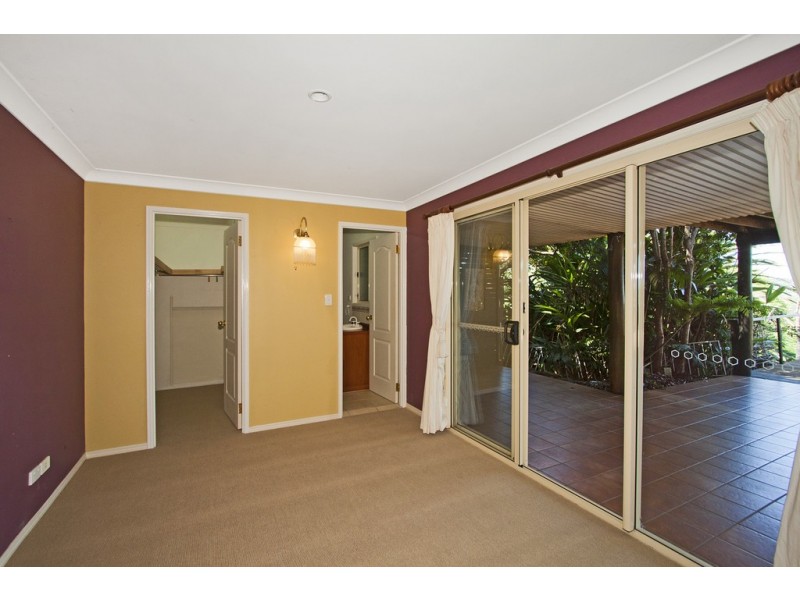 17 Broadwater Esplanade, Bilambil Heights NSW 2486