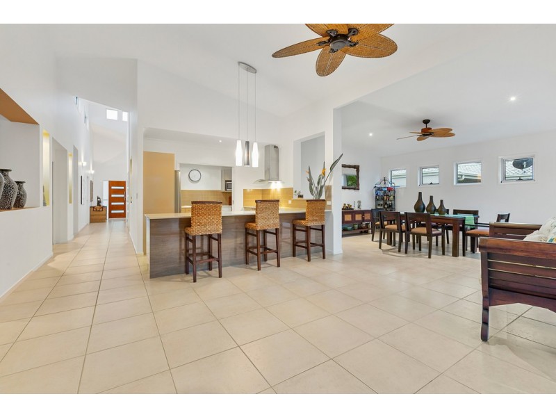 8 Westwood Street, Banora Point NSW 2486