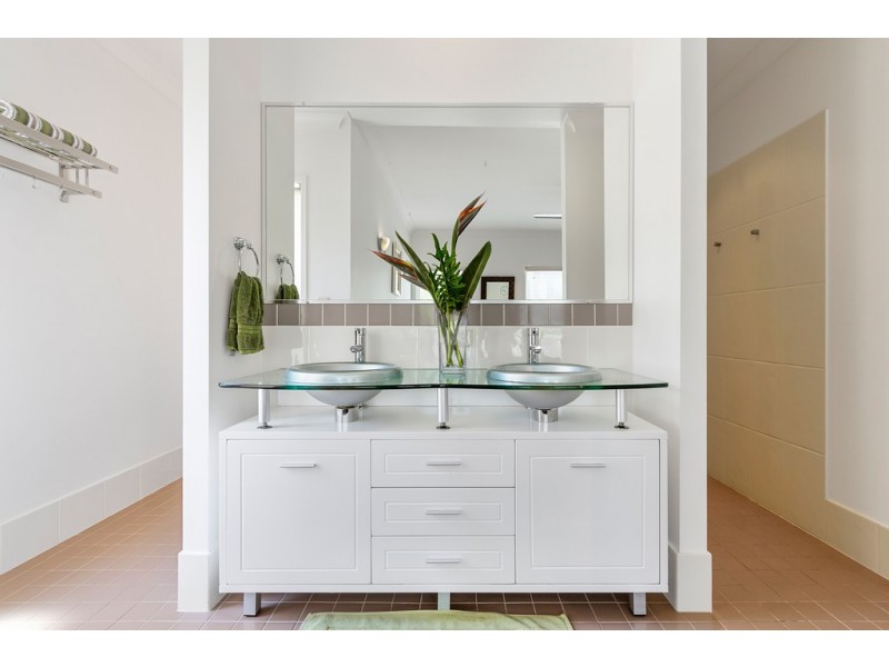 8 Westwood Street, Banora Point NSW 2486