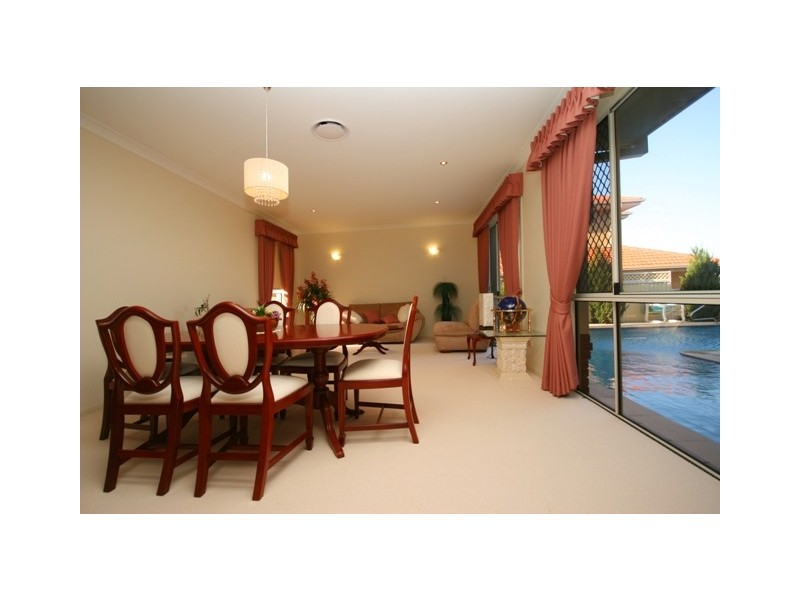 10A Peter St, Banora Point NSW 2486