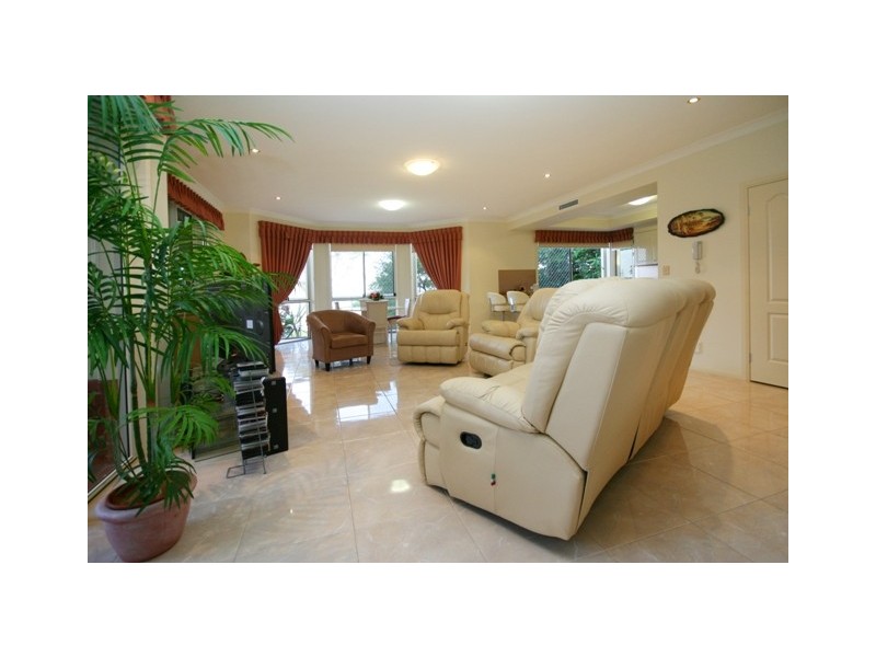 10A Peter St, Banora Point NSW 2486