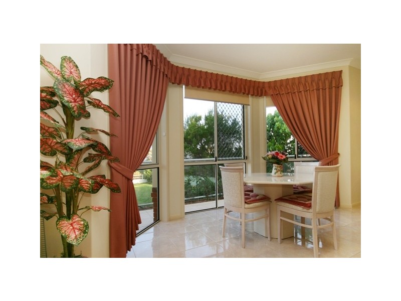10A Peter St, Banora Point NSW 2486