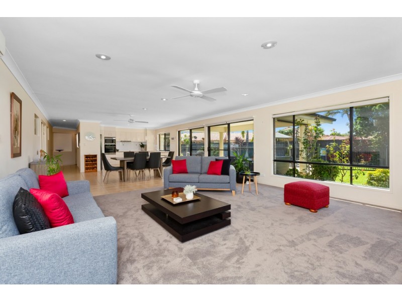 12 Magnolia Crescent, Banora Point NSW 2486