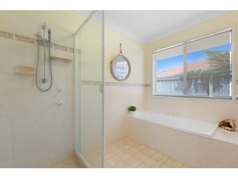 12 Magnolia Crescent, Banora Point NSW 2486