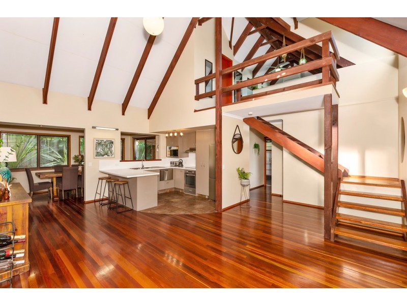 42 Broadwater Esplanade, Bilambil Heights NSW 2486