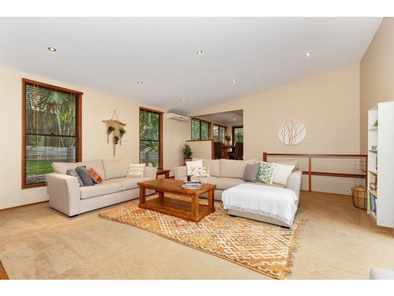 42 Broadwater Esplanade, Bilambil Heights NSW 2486