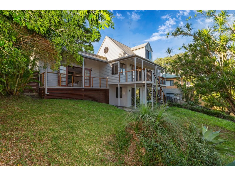 42 Broadwater Esplanade, Bilambil Heights NSW 2486