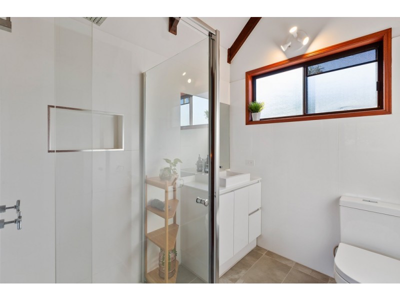 42 Broadwater Esplanade, Bilambil Heights NSW 2486