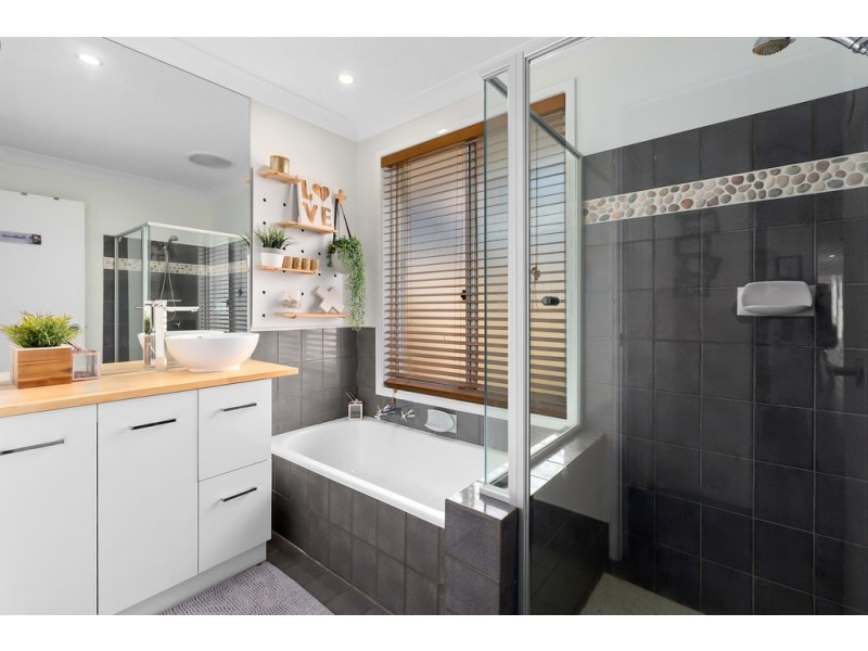 21 Peninsula Drive, Bilambil Heights NSW 2486