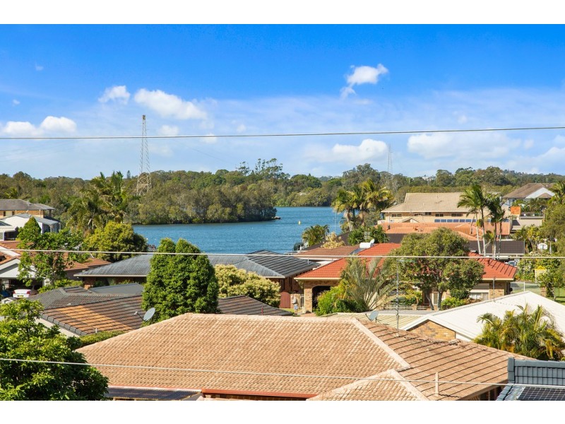 2/33 Mariners Crescent, Banora Point NSW 2486