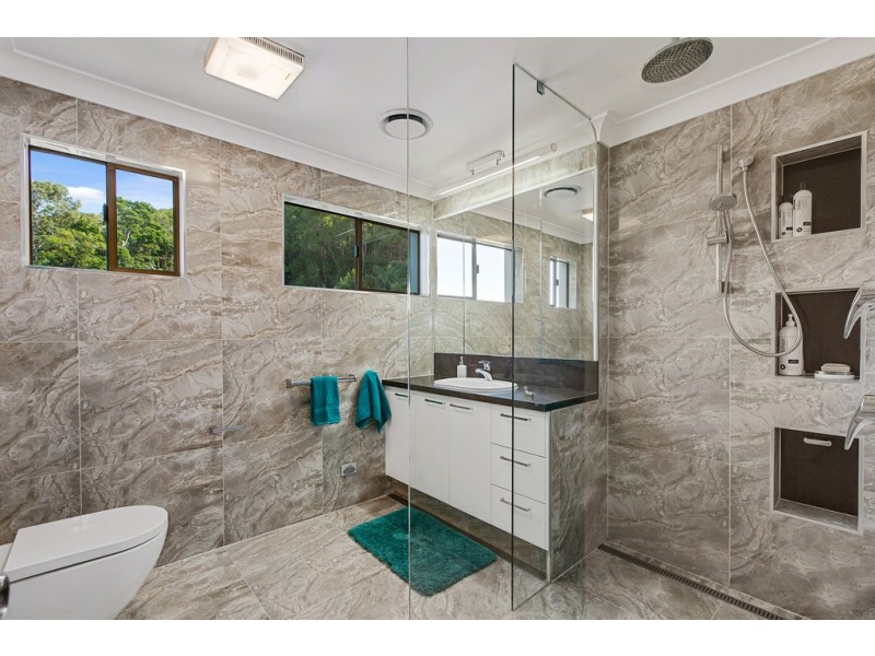 2/33 Mariners Crescent, Banora Point NSW 2486