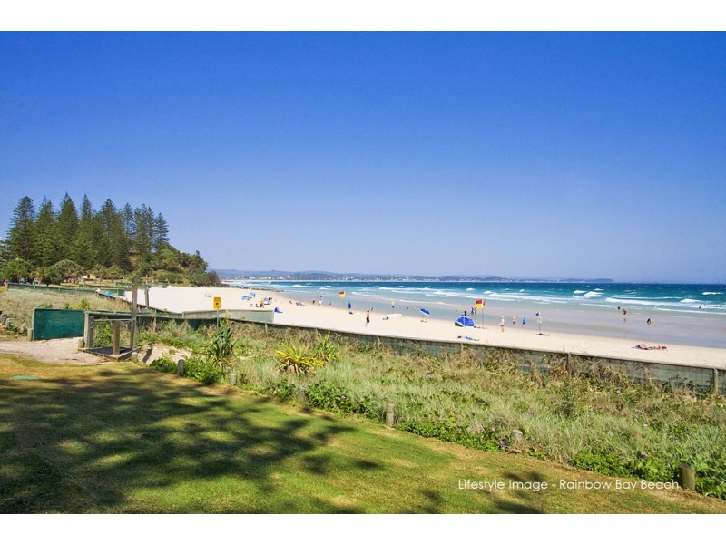 2/33 Mariners Crescent, Banora Point NSW 2486