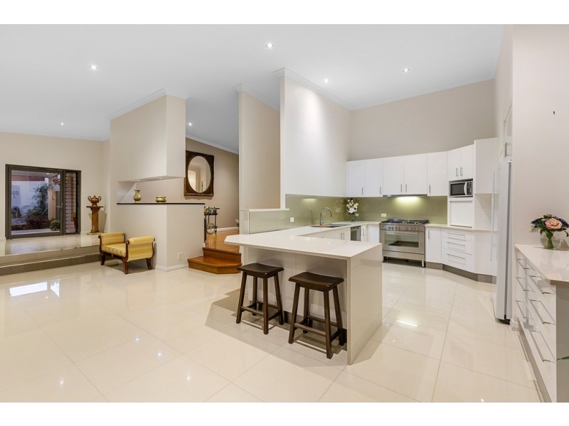 16 Daintree Close, Banora Point NSW 2486