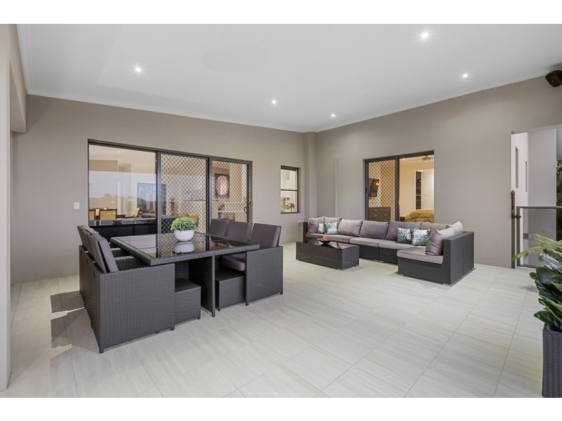 16 Daintree Close, Banora Point NSW 2486