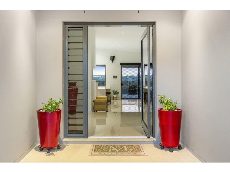 16 Daintree Close, Banora Point NSW 2486