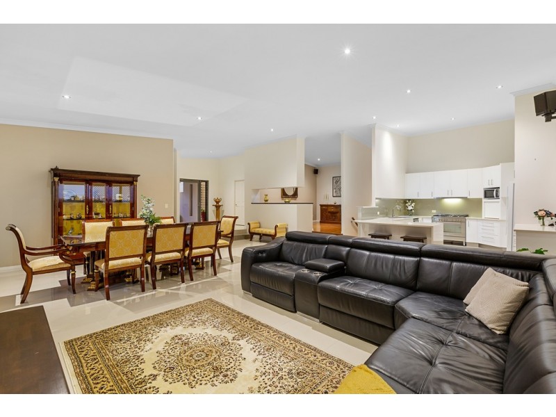 16 Daintree Close, Banora Point NSW 2486