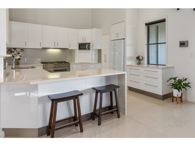 16 Daintree Close, Banora Point NSW 2486