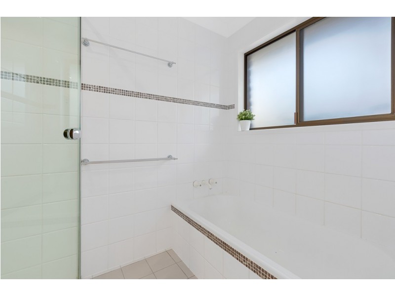 34 Broadwater Esplanade, Bilambil Heights NSW 2486