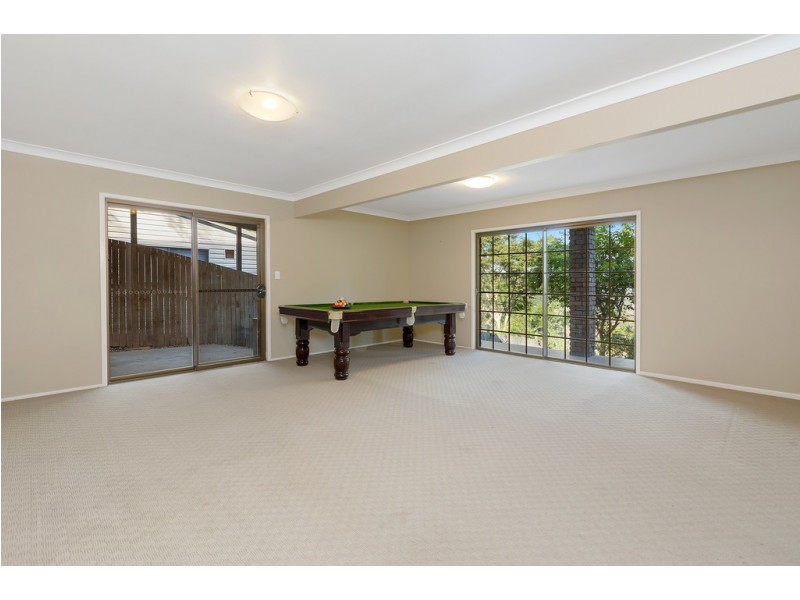34 Broadwater Esplanade, Bilambil Heights NSW 2486
