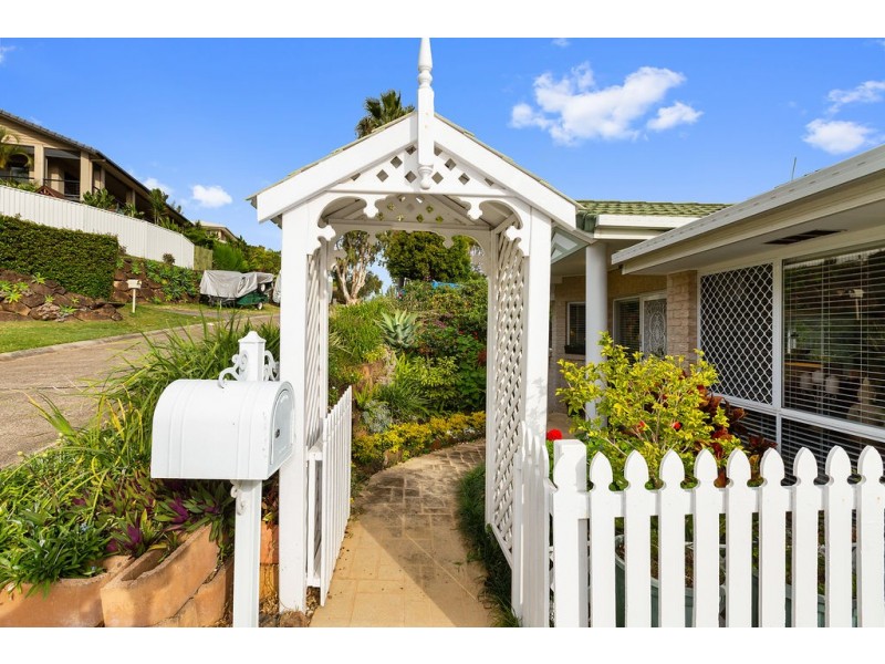 29 St Andrews Way, Banora Point NSW 2486
