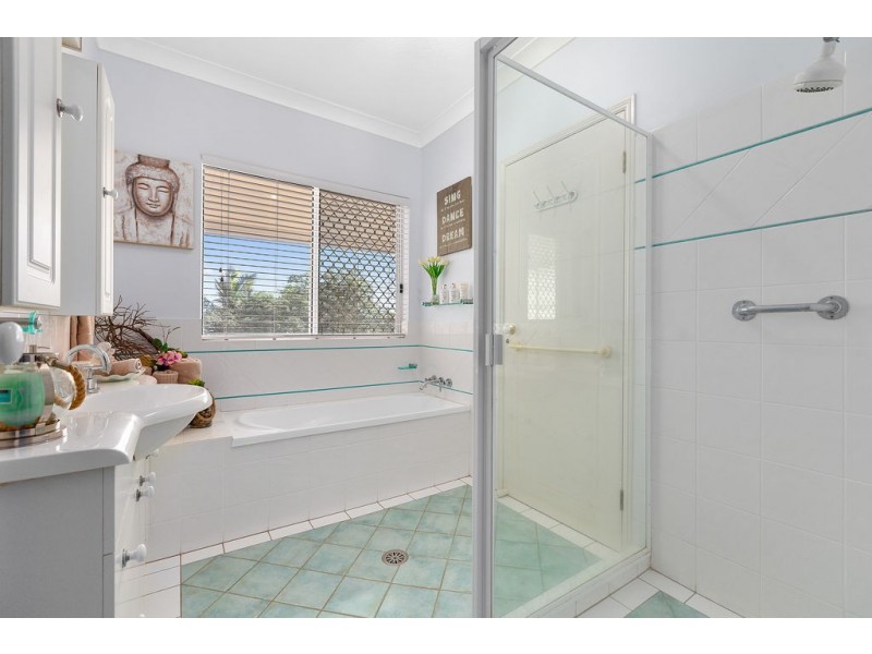 29 St Andrews Way, Banora Point NSW 2486